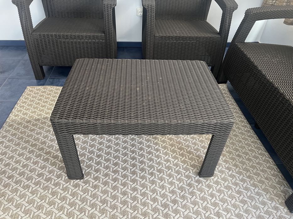 Mobiliario do jardim completo