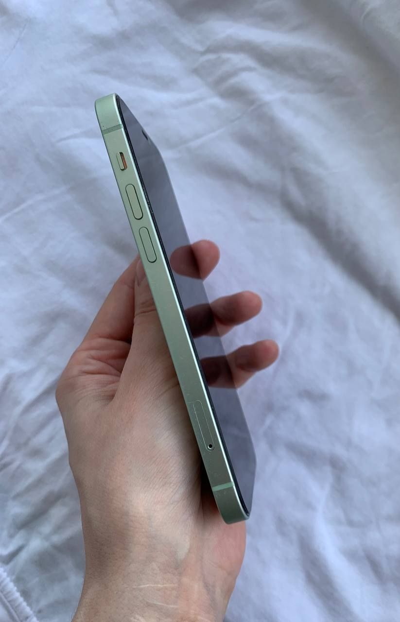 Продам iphone 12 на 64gb green