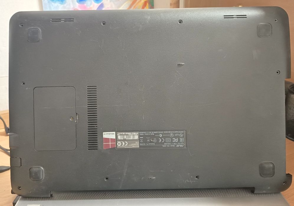 Obudowa klapa dolna + zawiasy laptop Asus A555L