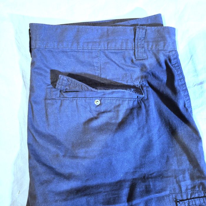 Bermudas novas xxl multibolsos l xl xxl
N 48 L
N 50 xl
Pvp 19 eur
Para