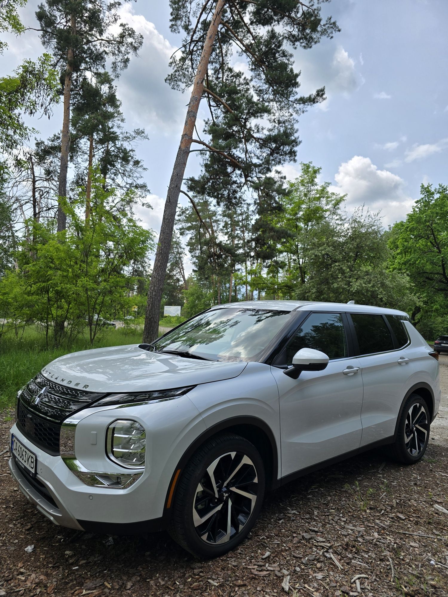 Продаю Mitsubishi Outlander MiVEC CVT(184к.с.) S-AWC рік випуску 2022