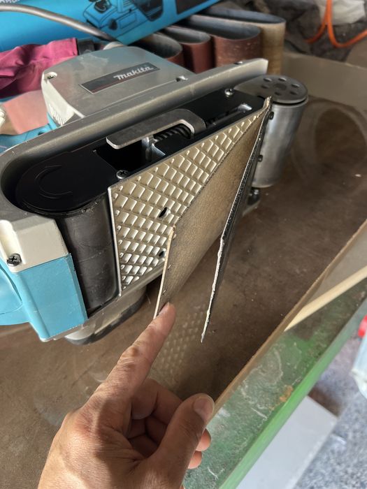 Lixadeira de rolo Makita 9403