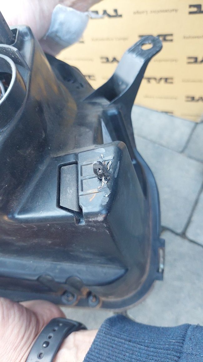 Reflektor lampa lewa przód Dacia Duster I Europa