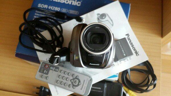продаю видеокамеру Panasonic SDR-H280