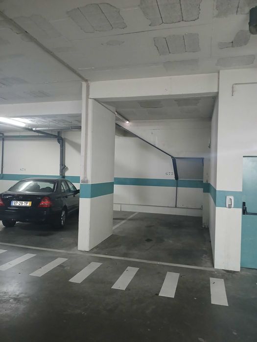 Arrenda-se Lugar de Garagem Paranhos Vale Formoso Arca D'Água Lidl