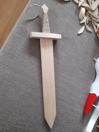 miecz drewniany pamiątka