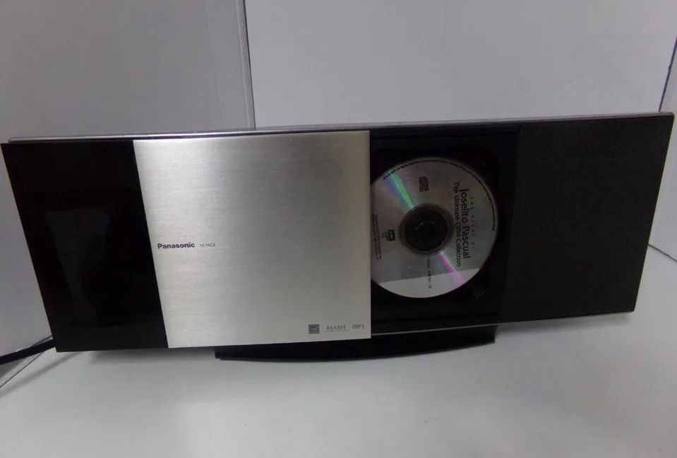 Panasonic SC-HC3 iPod MP3 CD player, AM-FM rádio