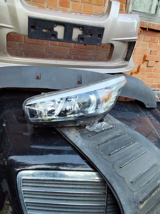 Фара kia ceed 2 гарний стан