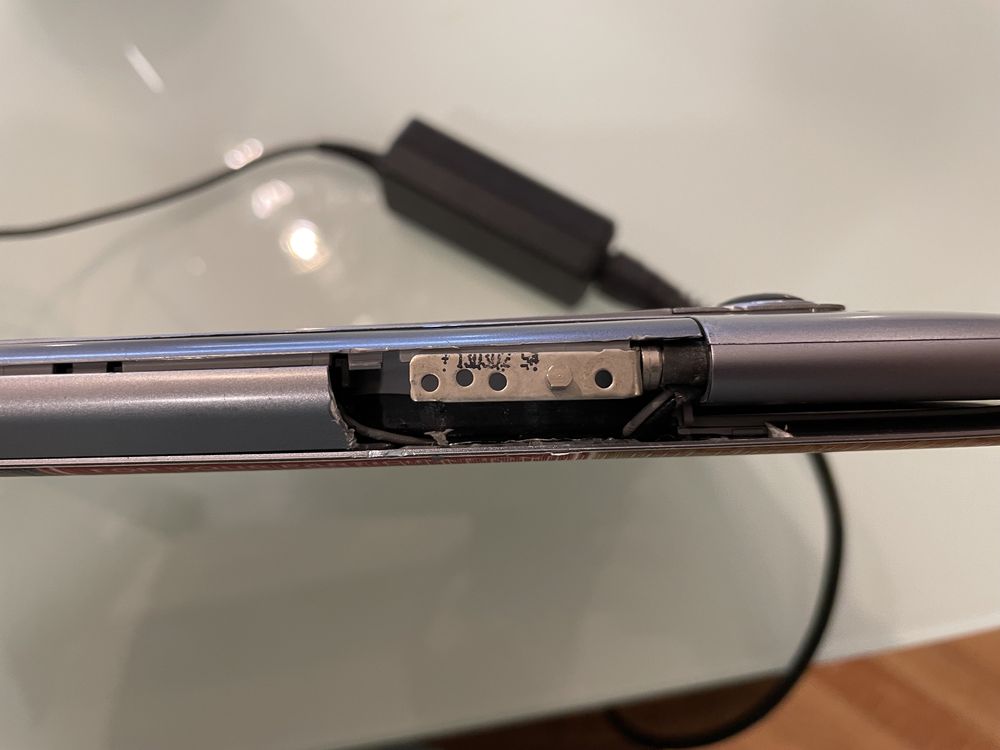 Laptop Samsung (necessita reparo no hinge)