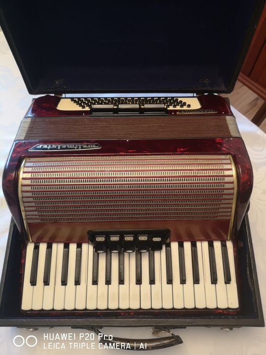 Akordeon Weltmeister 80 basów