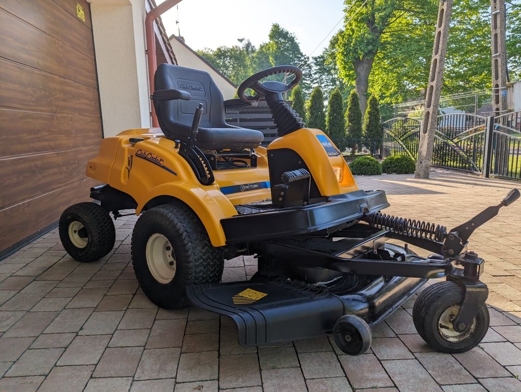 Traktorek kosiarka CUB Cadet FMZ, pompa, super stan, zero