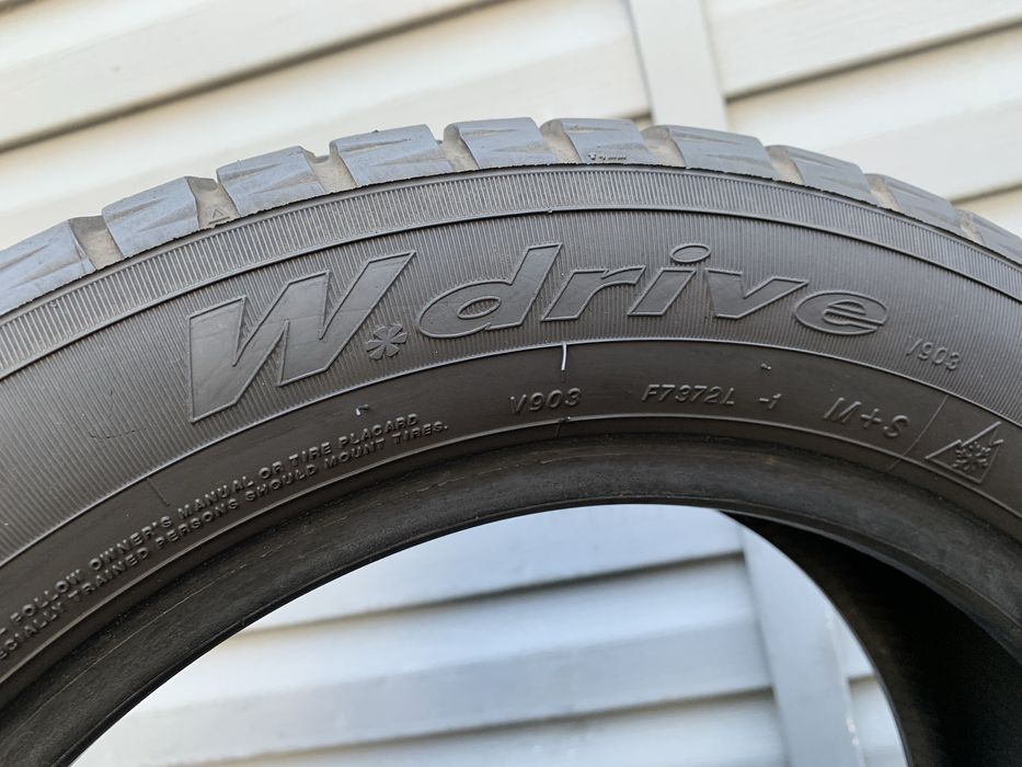 Пара зимових шин Yokohama 165/60 R14 W*Drive V903