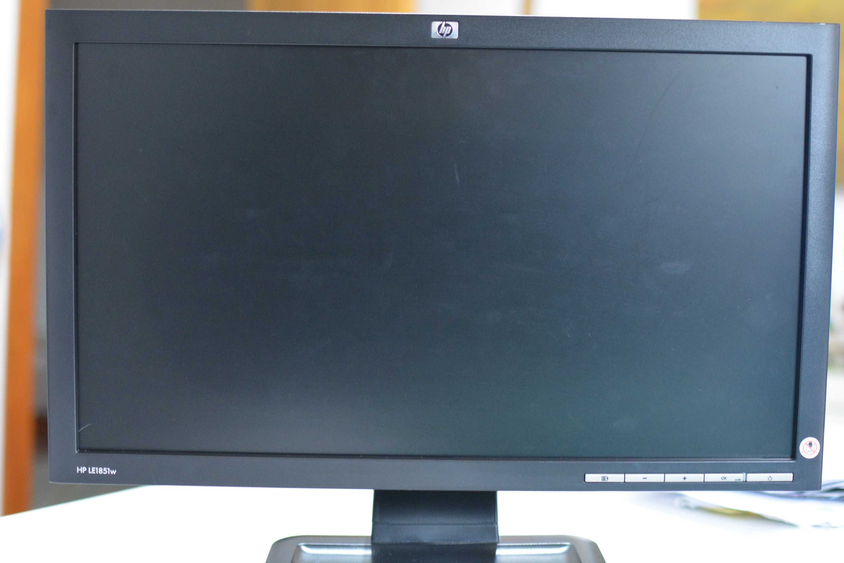 Monitor LCD HP LE1851w widescreen de 18,5 polegadas