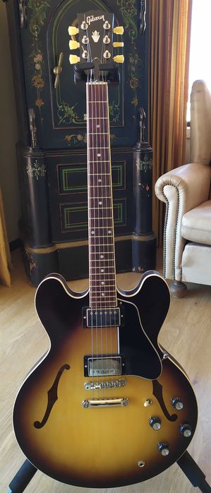 Gibson ES-335 (NOVA)