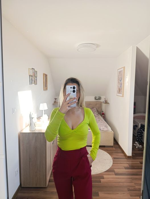 Bluza Crop top przekładana dekolt kobieca modna bawełna s m