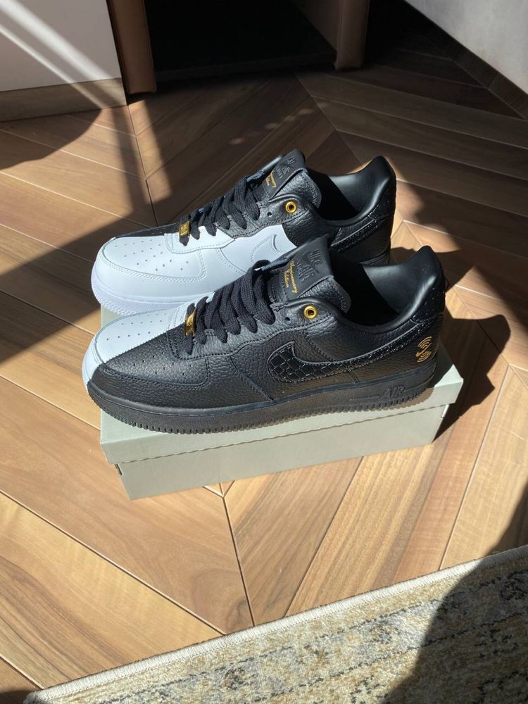 Nike air Force 1 low Anniversary Edition (NEW IN BOX)