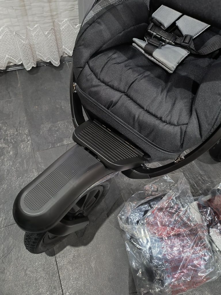 Nowy wózek Chicco activ3