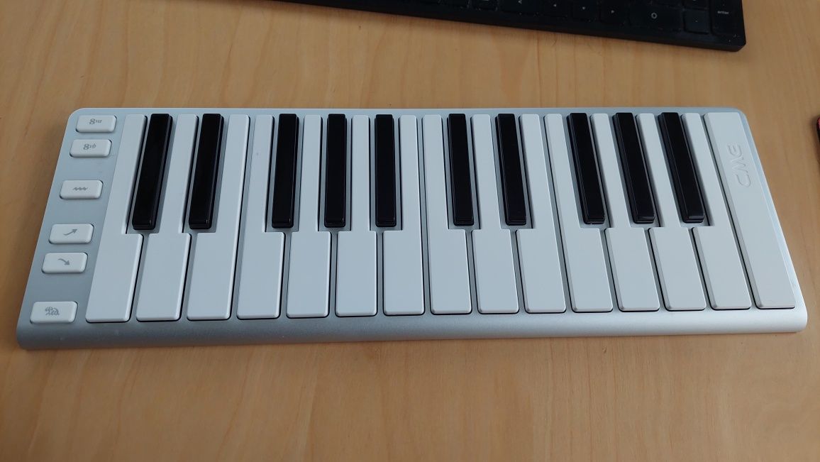 Teclado XKEY-25 USB SILVER (literalmente como novo)