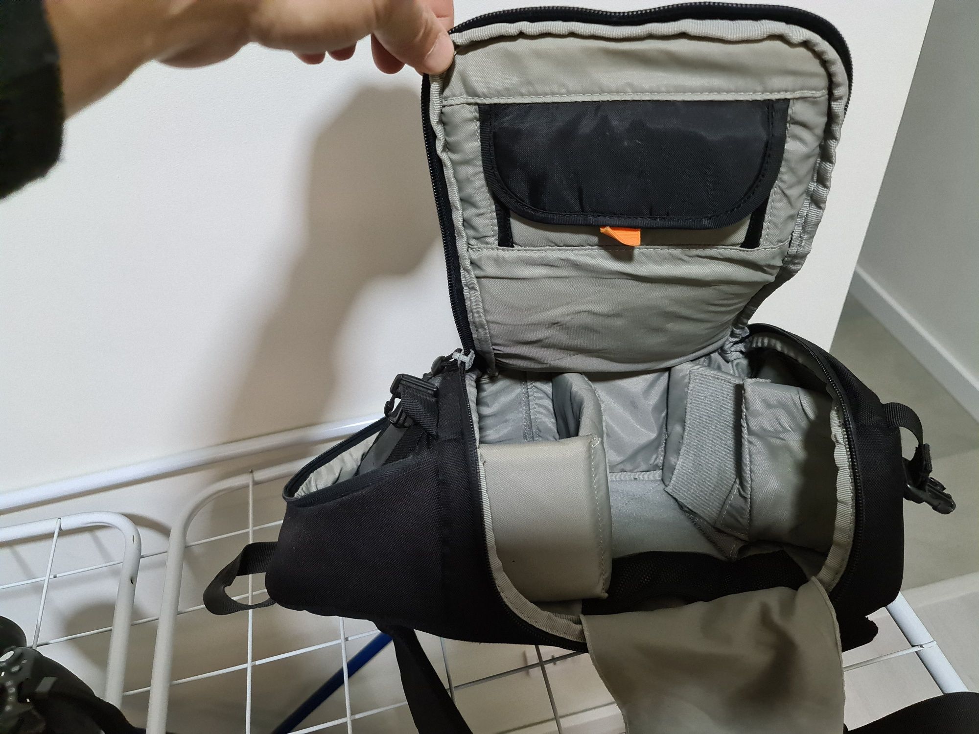 Mochila fotográfica LowePro SlingShot 100 AW