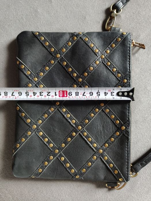 Czarna skórzana torebka