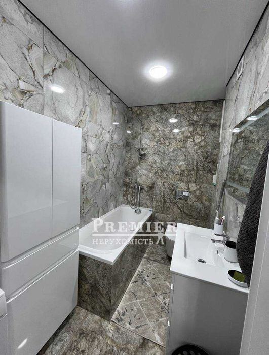 Продам 1-кімнатну квартиру у новому ЖК на Сахарова