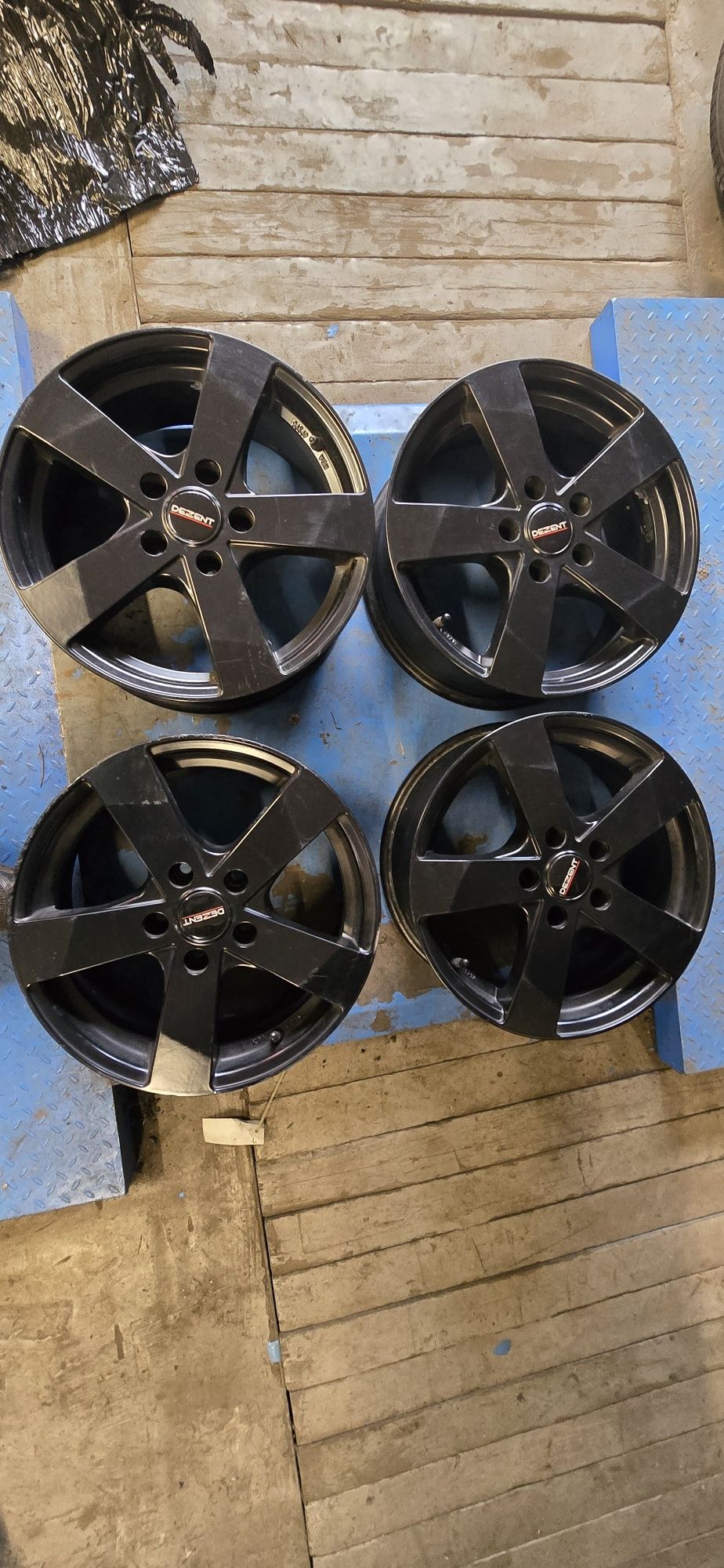Felgi aluminiowe 16 5x112 et35 Dezent vw skoda audi