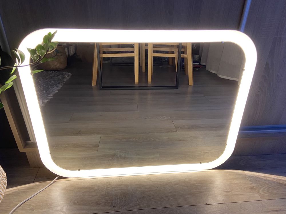 Lustro z oświetleniem IKEA