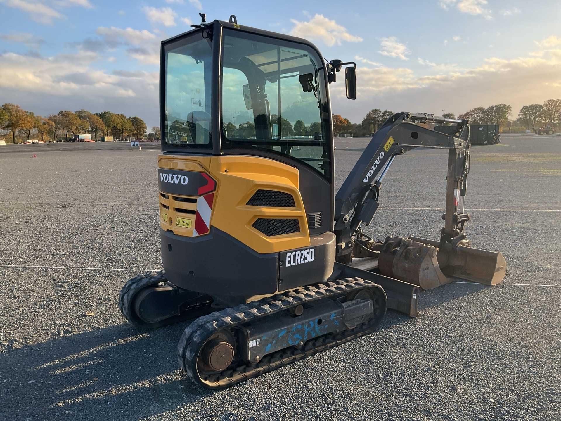 2017 Volvo ECR25D mini giratória escavadora