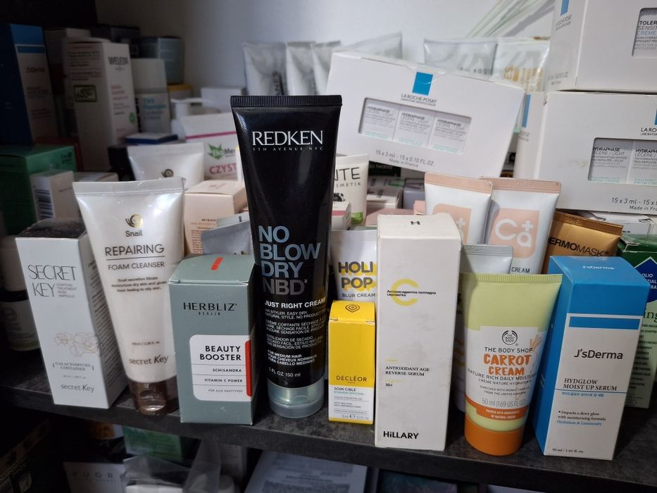 Помада пудра тіні  крем маска