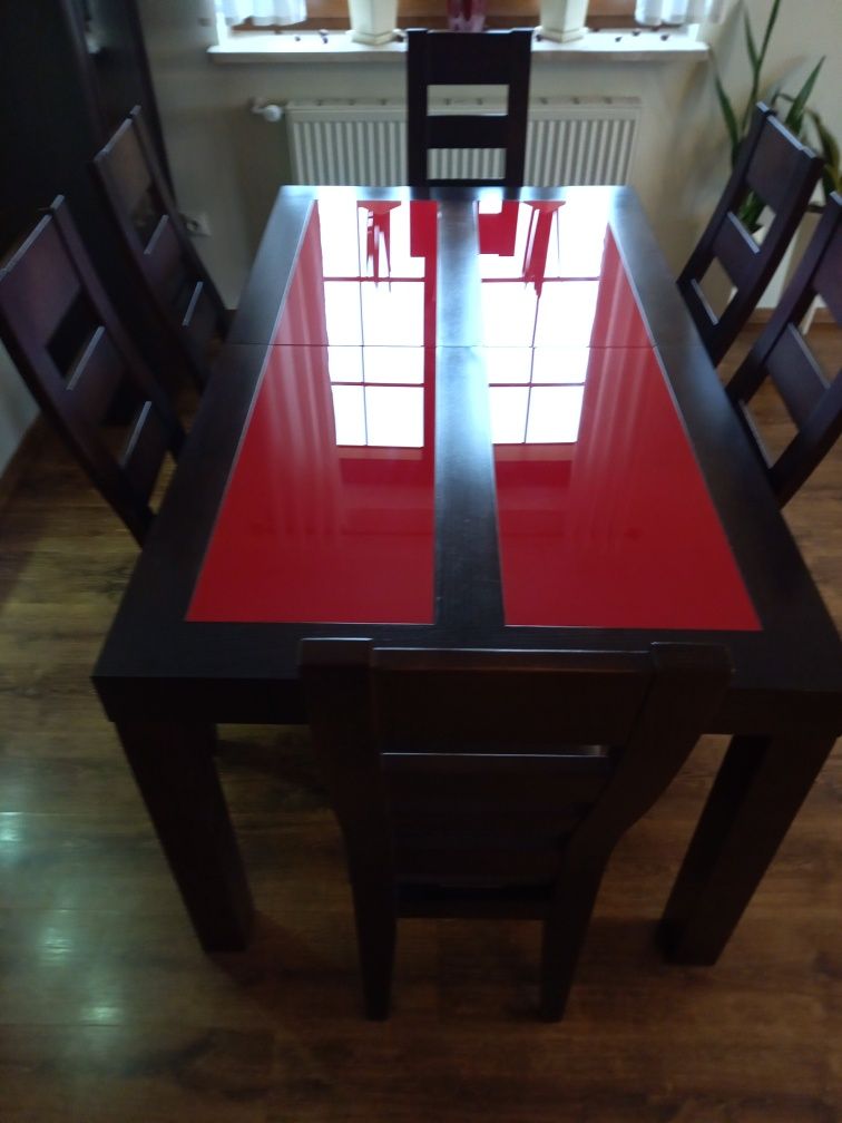 stół z krzesłami niepowtarzalny