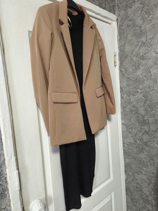 Жіночі сукні , піджак