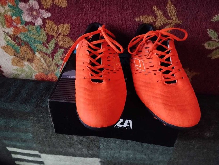 Бутсы, кроссовки, футзалки Difeno ( 40р)