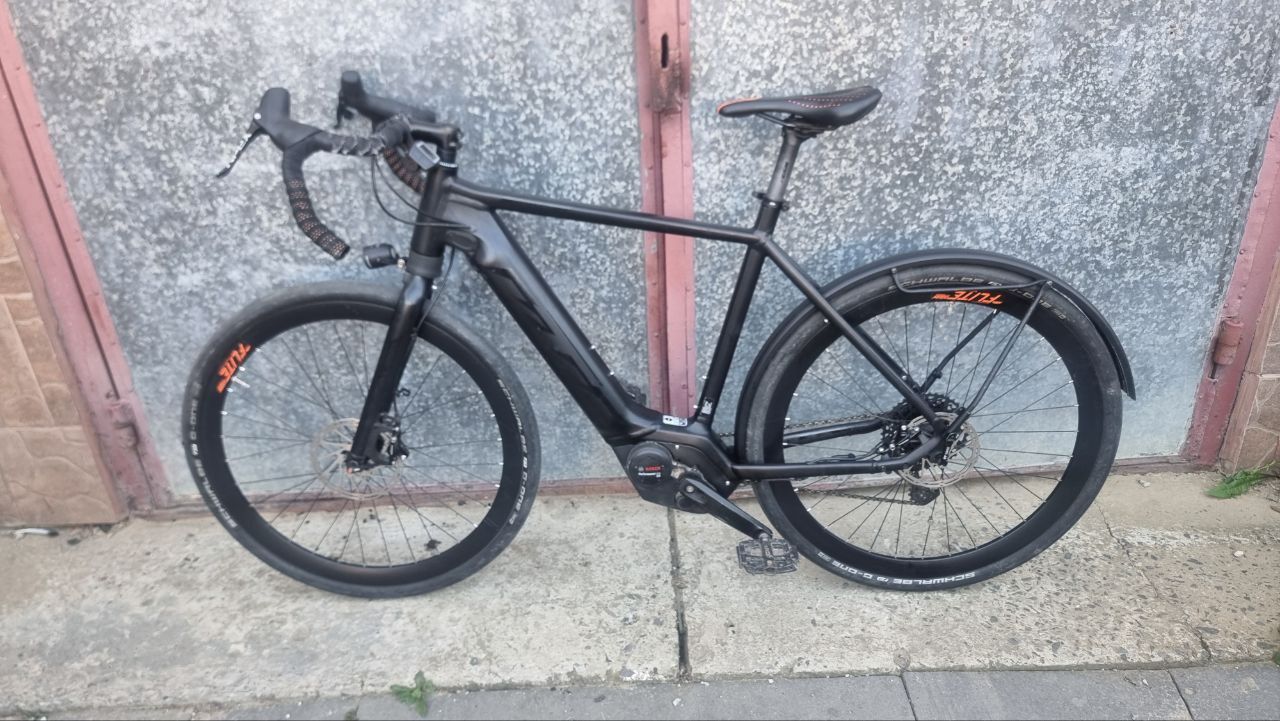 Крутий гравійний електричний велосипед Ktm. Bosch