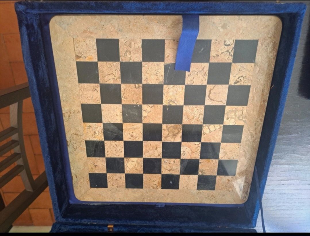 Jogo de xadrez em pedra sabão