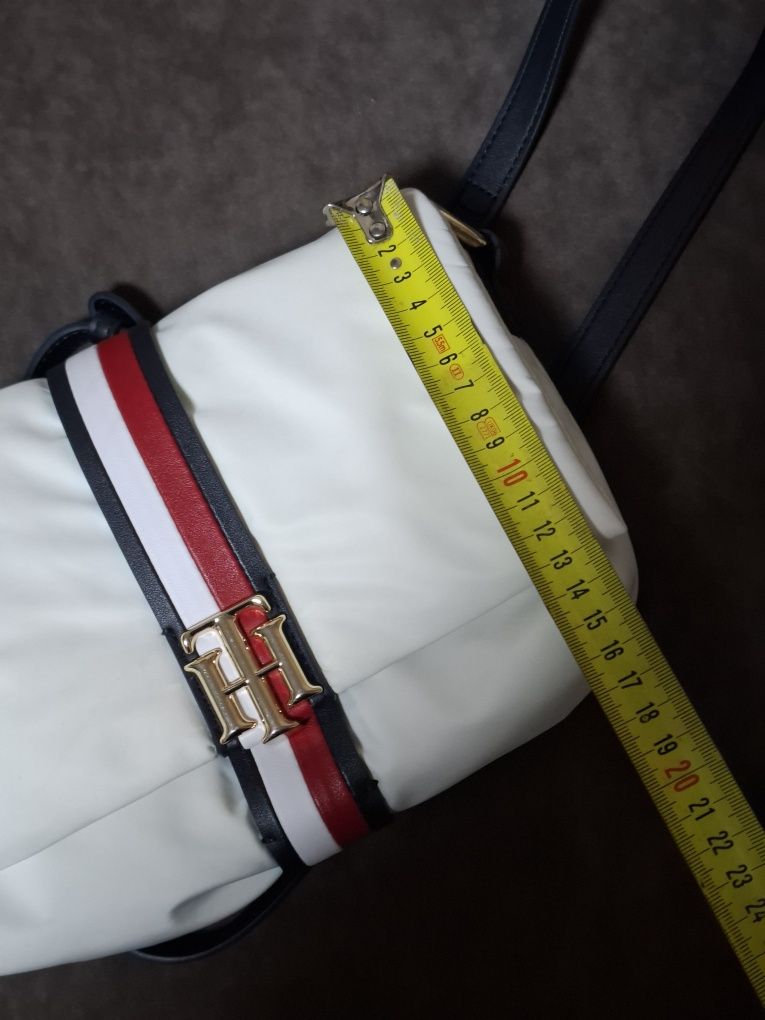 Продам жіночу сумку фірми Tommy Hilfiger