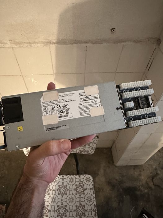 Fonte de Alimentacão Servidor HP 1600W com breakout e cabos