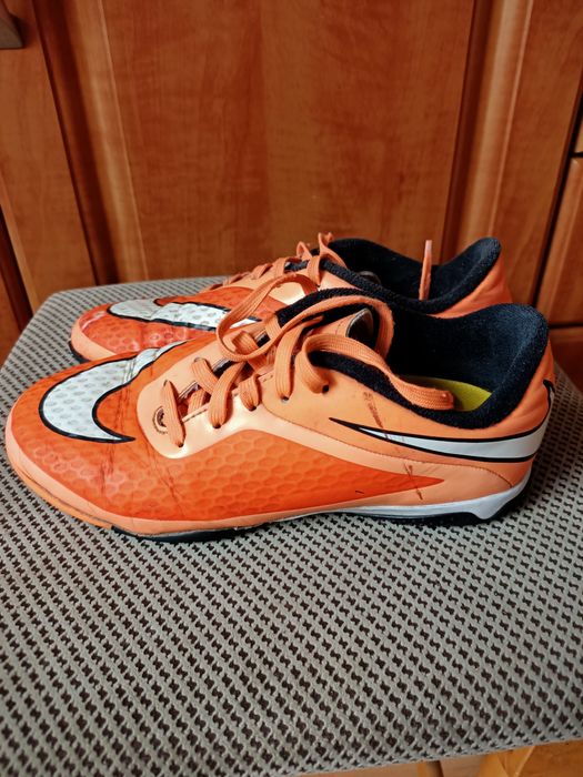 Buty piłkarskie halówki NIKE