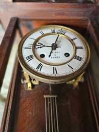 Старовинний годинник дореволюційних часів