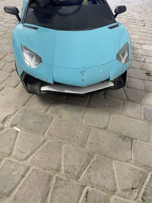 Дитячий електро автомобіль