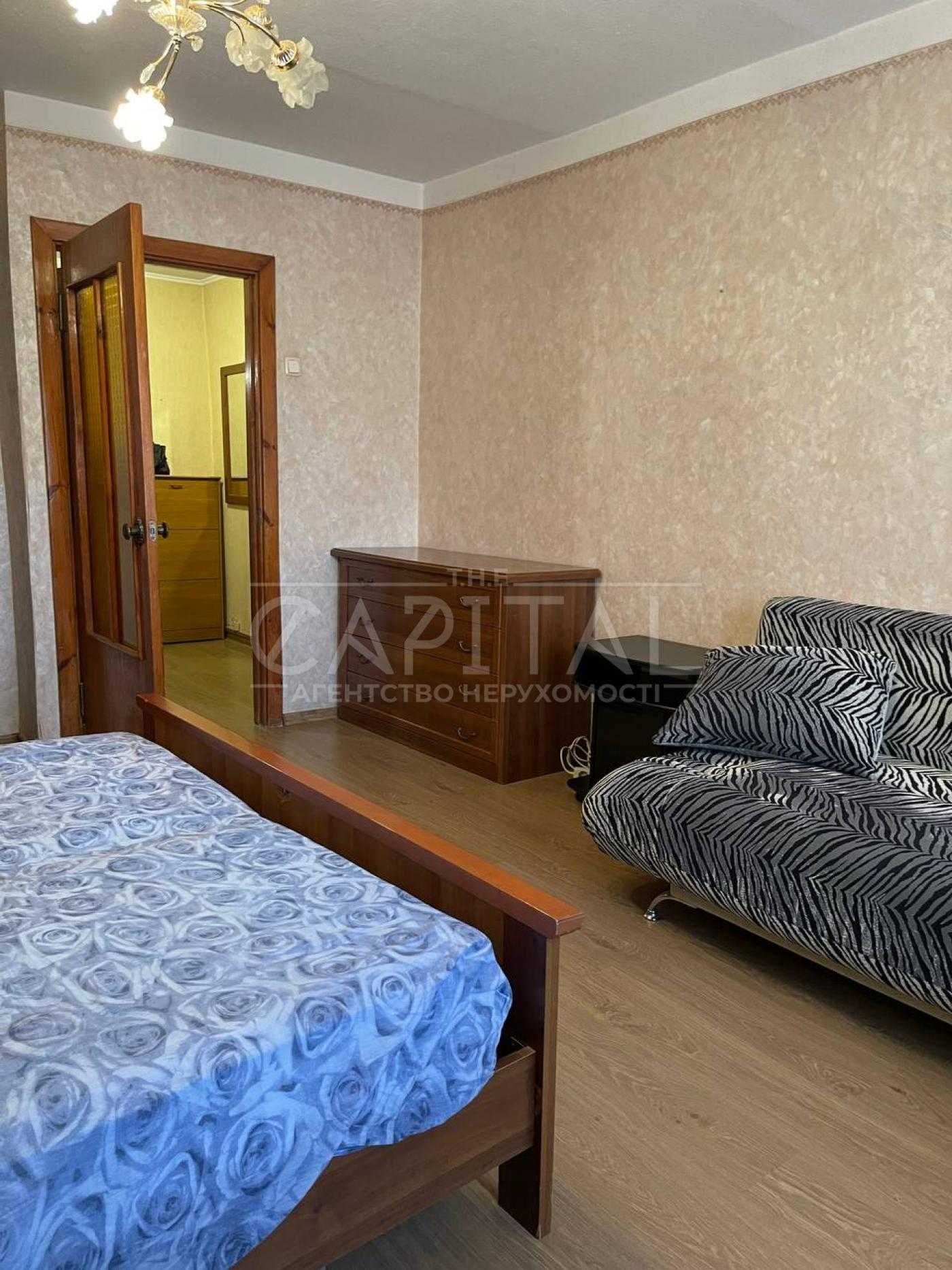 Продаж квартири 38м2, вул. Антоновича, Голосіївський р-н, Центр