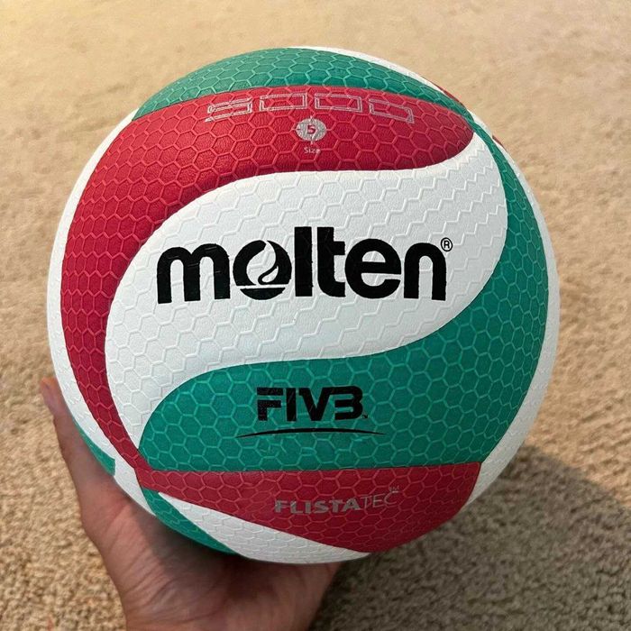 Волейбольний м'яч Molten V5M5000 (Flistatec) FIVB Official Game Ball