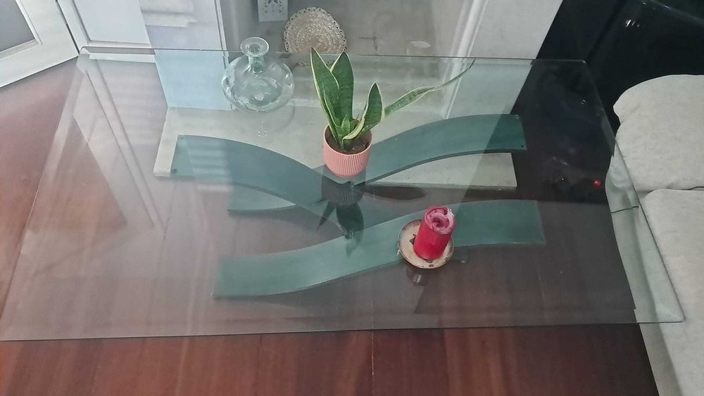 Mesa de centro em vidro