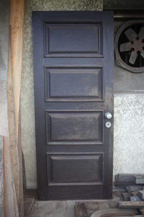 Porta exterior para habitação.