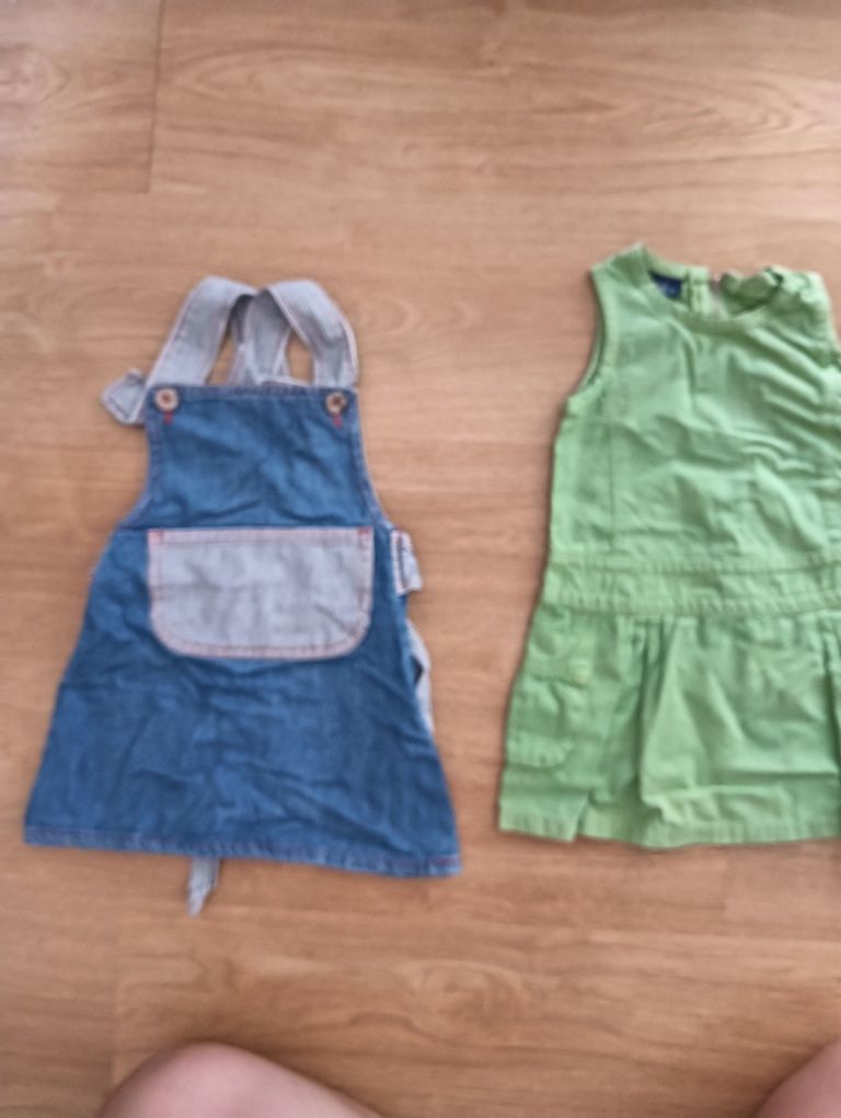 Lote dois vestidos tamanho 2 anos 10€