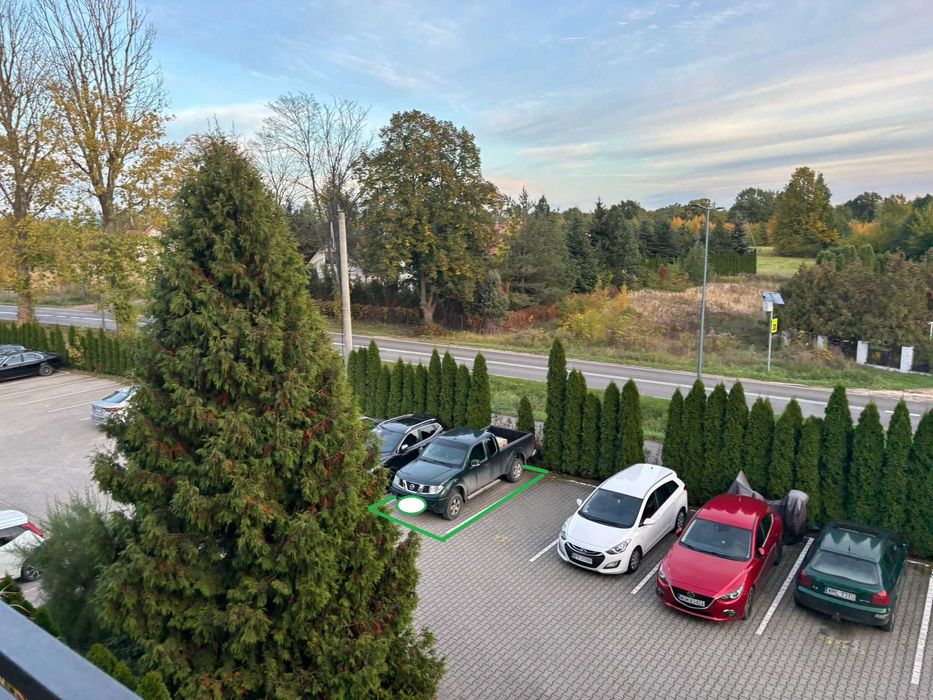 sprzedam kawalerkę z miejscem postojowym i balkonem osiedle zamknięte