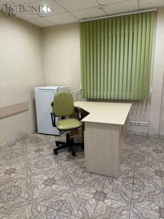 Продаж, Торгове, Фасад, пр-т. Червоної калини, 74,5м2