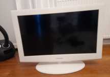 Biały telewizor LCD 32 całe Samsung