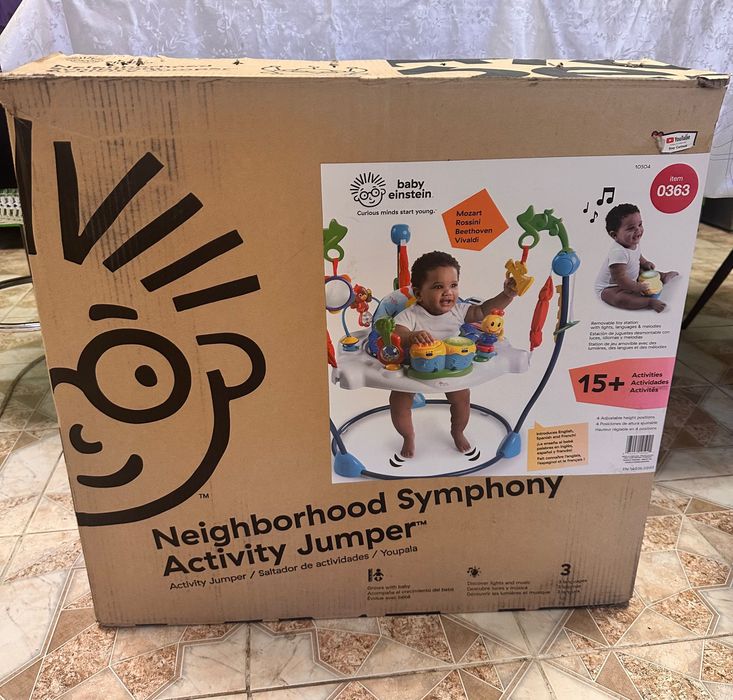 Розвивальний центр-стрибунці Baby Einstein Neighborhood Symphony