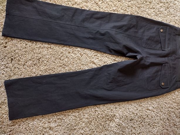 Czarne materiałowe Spodnie z przeszyciem Ala kant