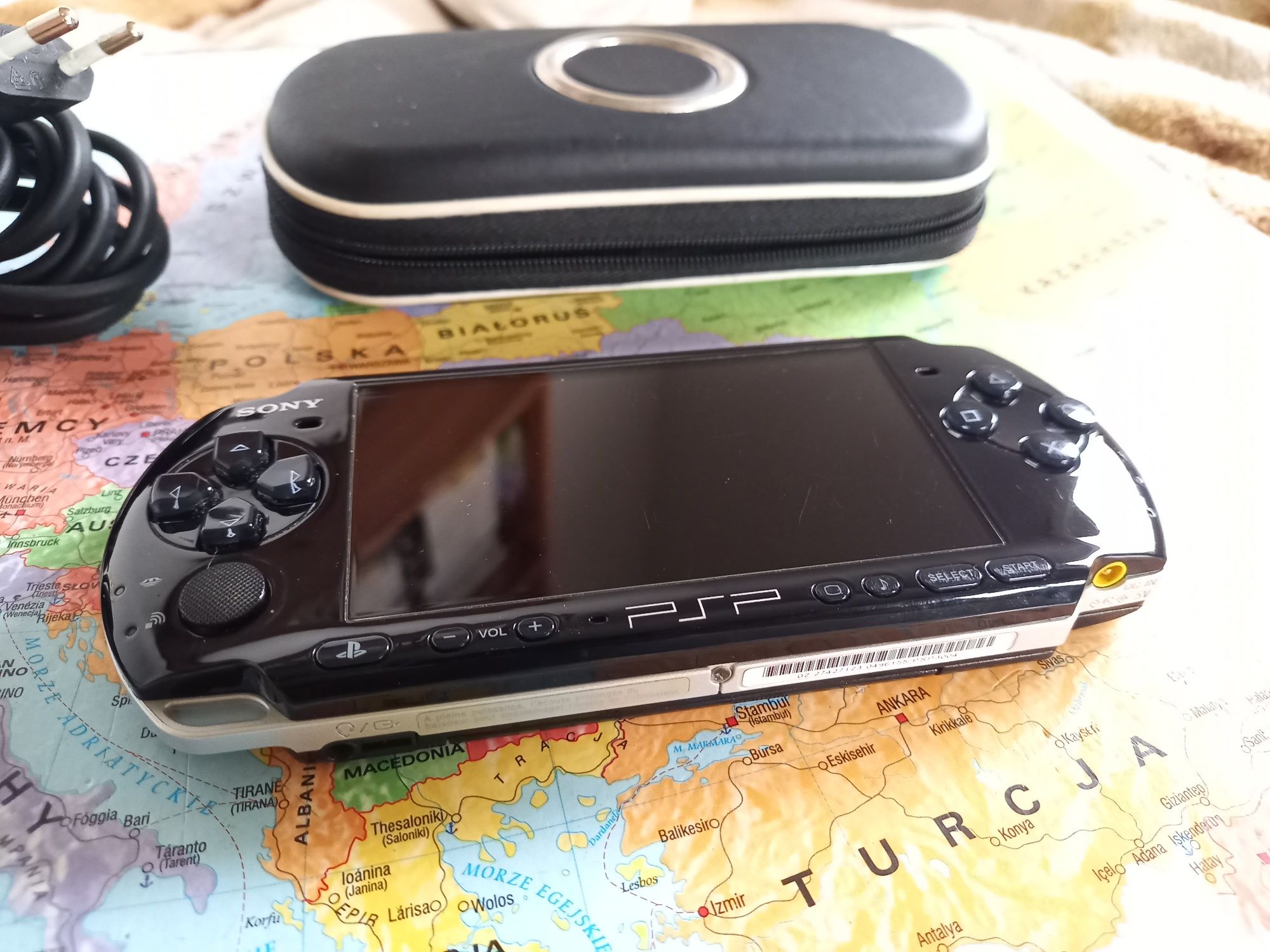 Konsola Sony psp 3004 piano black 4gb 20 gier